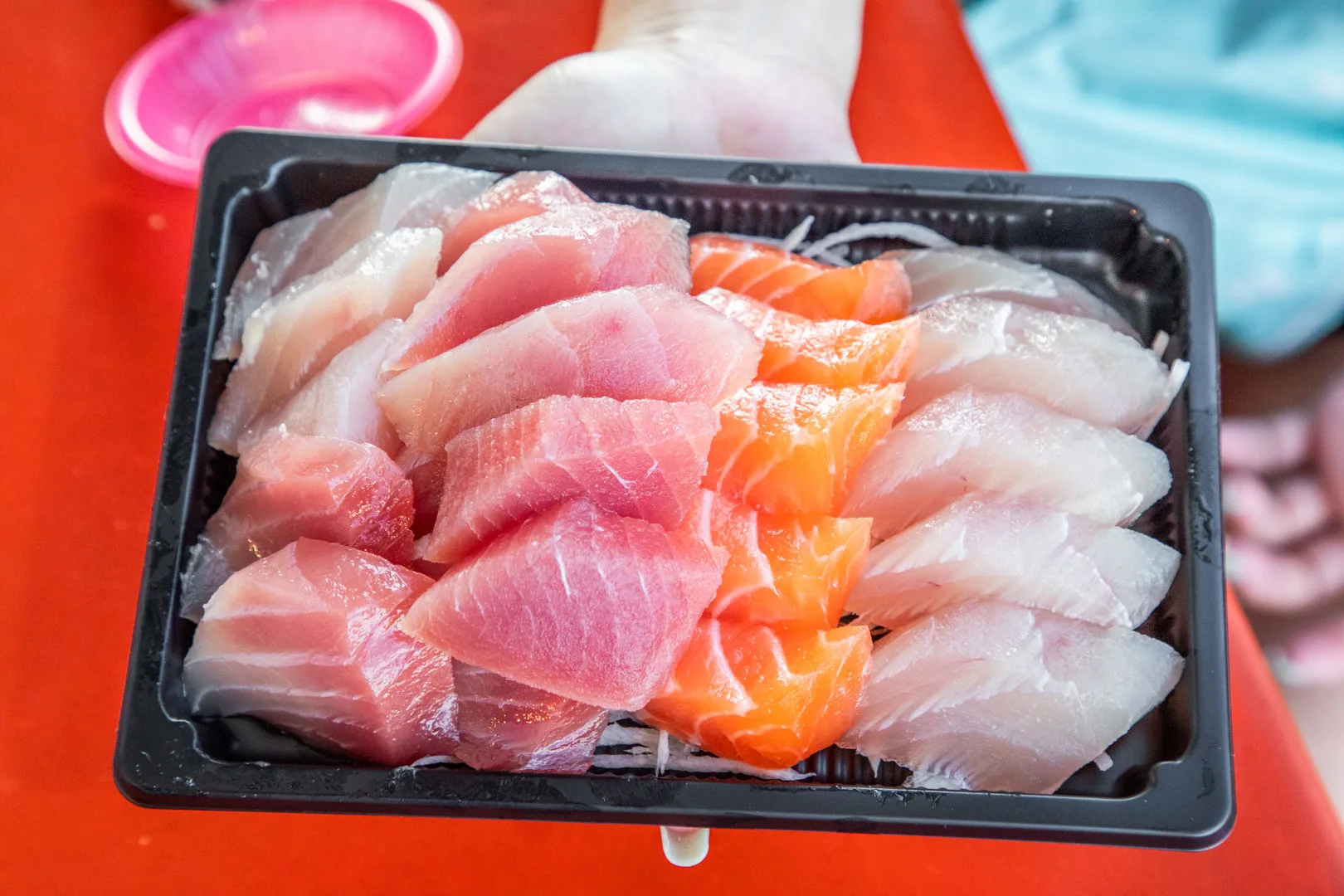 網站近期文章：萬多利生魚片｜超便宜厚切生魚片！藏身漁港凌晨才營業，網路上無資料深夜生魚片攤