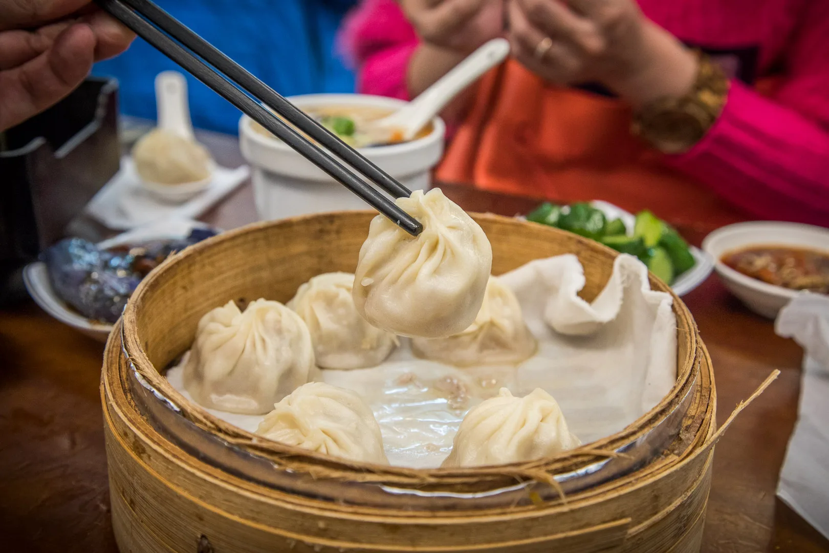 福鼎湯包店｜號稱鼎泰豐的實力，路邊攤價格的人氣湯包店