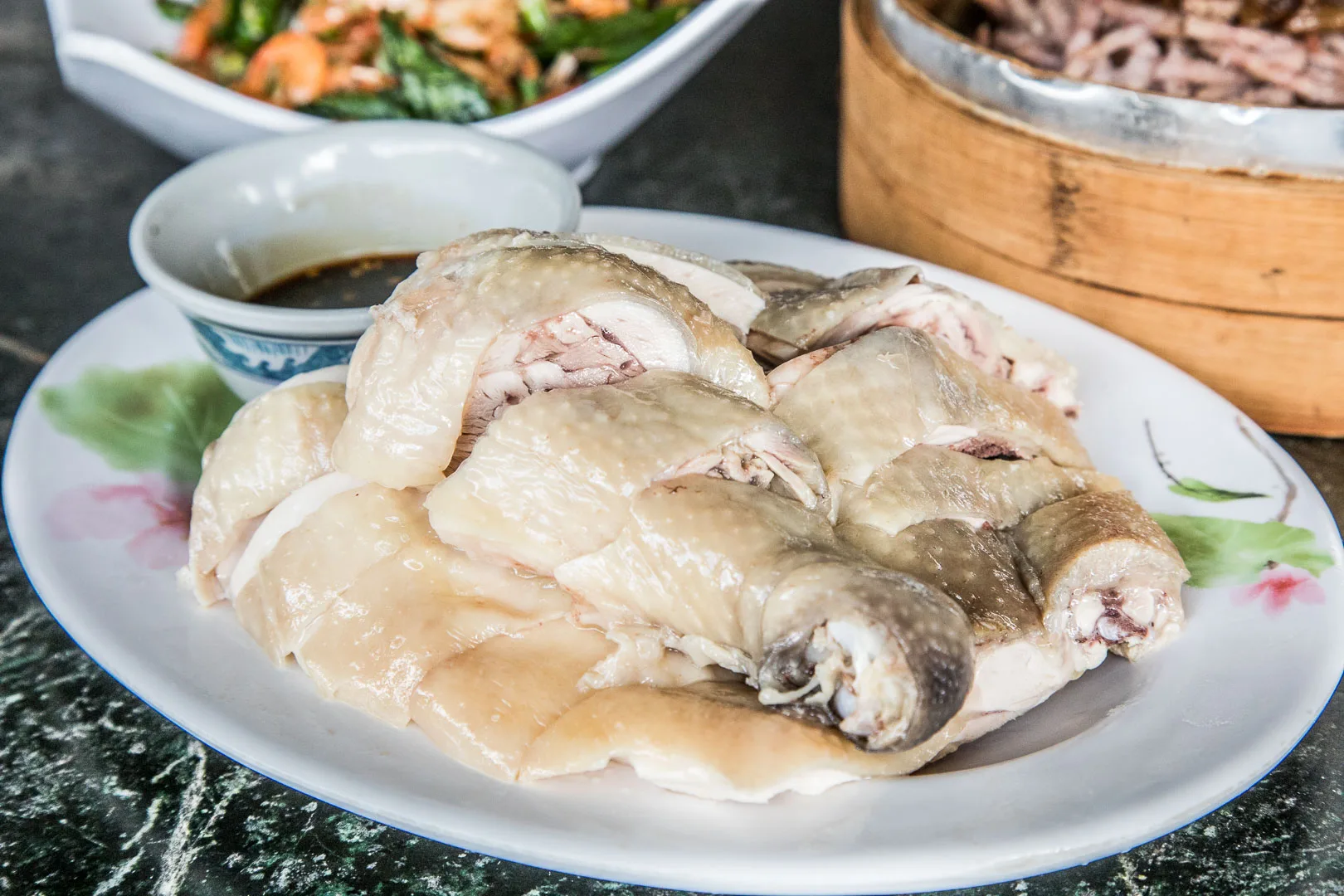 網站近期文章：吉園葡花園野菜餐廳｜低調人氣鄉野土雞城！皮薄超嫩超狂白切雞
