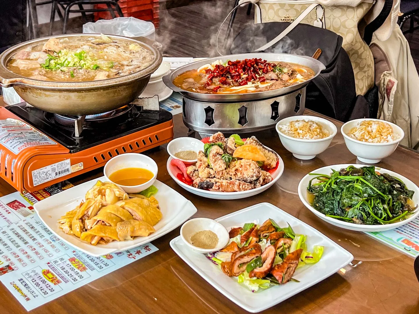 網站近期文章：三街海鮮屋｜任點無雷都好吃！鵝油拌飯吃到飽啦，在地老饕鄉民私藏平價熱炒店
