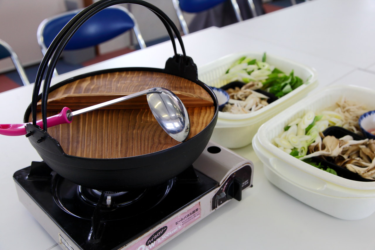 大館景點,秋田景點,秋田米棒,烤米棒,比內地雞鍋 戀戀秋田犬主題路線,秋田旅遊,台灣近畿旅行社,樂吃夠！日本,陽気な母さんの店,大館陽気な母さんの店
