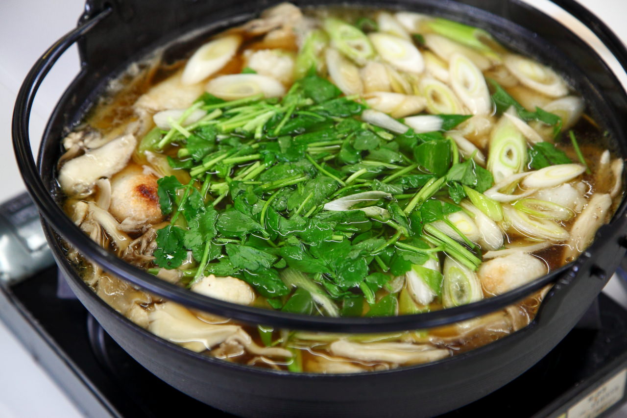 大館景點,秋田景點,秋田米棒,烤米棒,比內地雞鍋 戀戀秋田犬主題路線,秋田旅遊,台灣近畿旅行社,樂吃夠！日本,陽気な母さんの店,大館陽気な母さんの店