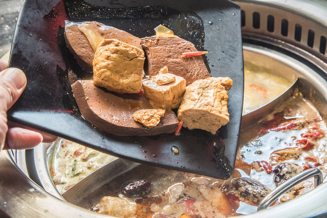 小蒙牛西門店,台北美食,西門町吃到飽,西門町美食,西門町火鍋,西門町燒肉,西門町麻辣火鍋,小蒙牛頂級麻辣養生鍋（烤）西門店,小蒙牛頂級麻辣養生鍋,小蒙牛
