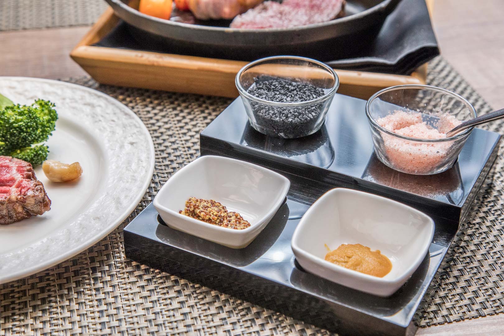 市府站美食,艾朋牛排餐酒館,台北美食,台北捷運美食,台北牛排,信義區美食,信義區牛排,信義區聚餐
