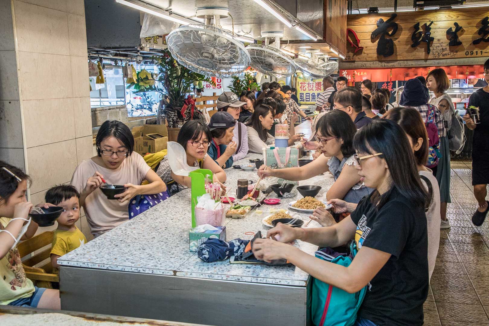 華僑市場宏將生魚片專賣,東港美食,東港黑鮪魚,屏東美食,屏東黑鮪魚,屏東生魚片,屏東華僑市場,屏東必吃,華僑市場生魚片,華僑市場美食