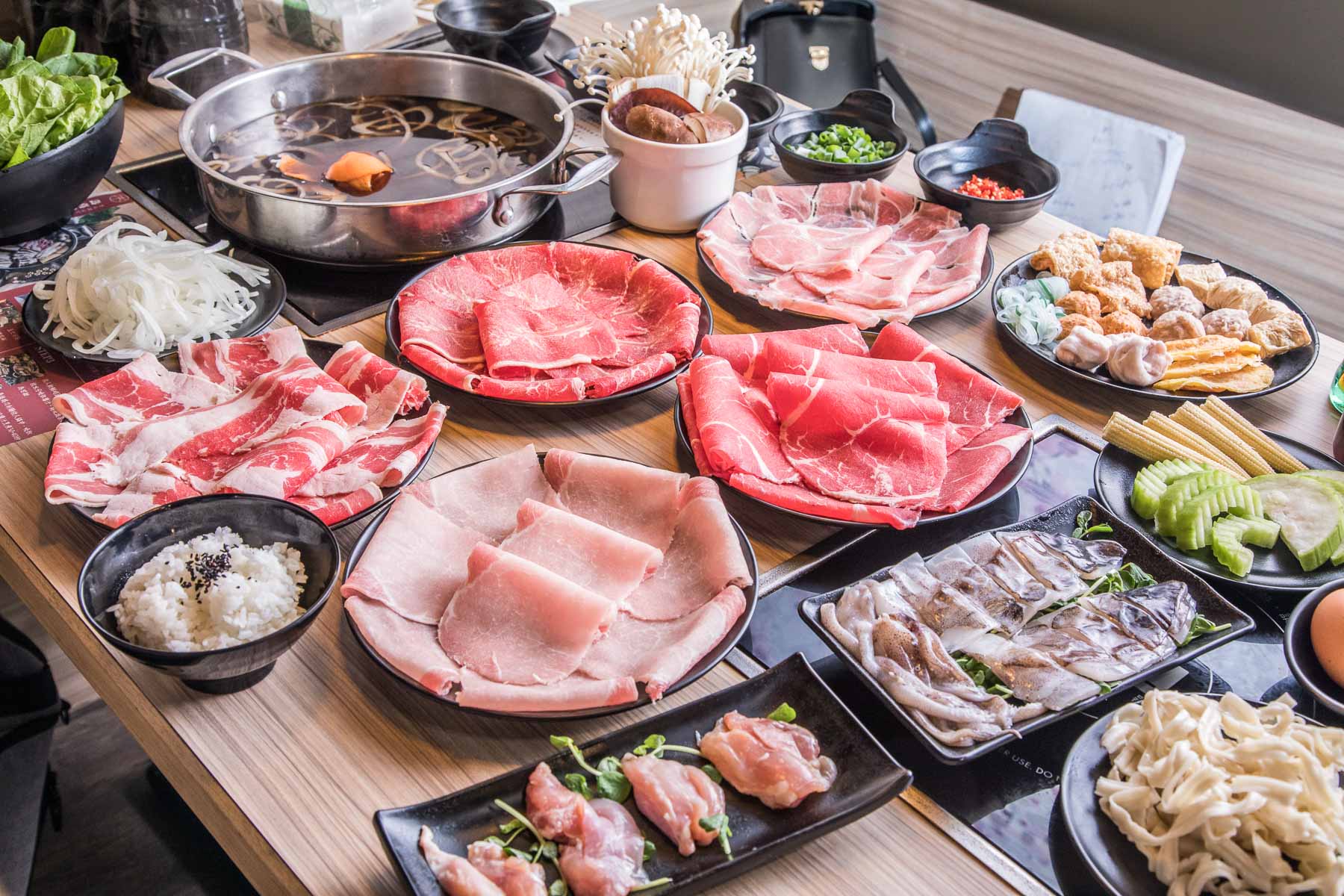 三本亭壽喜燒,桃園美食,桃園吃到飽,桃園必吃,桃園壽喜燒,桃園壽喜燒吃到飽,桃園ATT筷食尚美食,桃園ATT筷食尚,三本亭壽喜燒吃到飽 @大手牽小手。玩樂趣