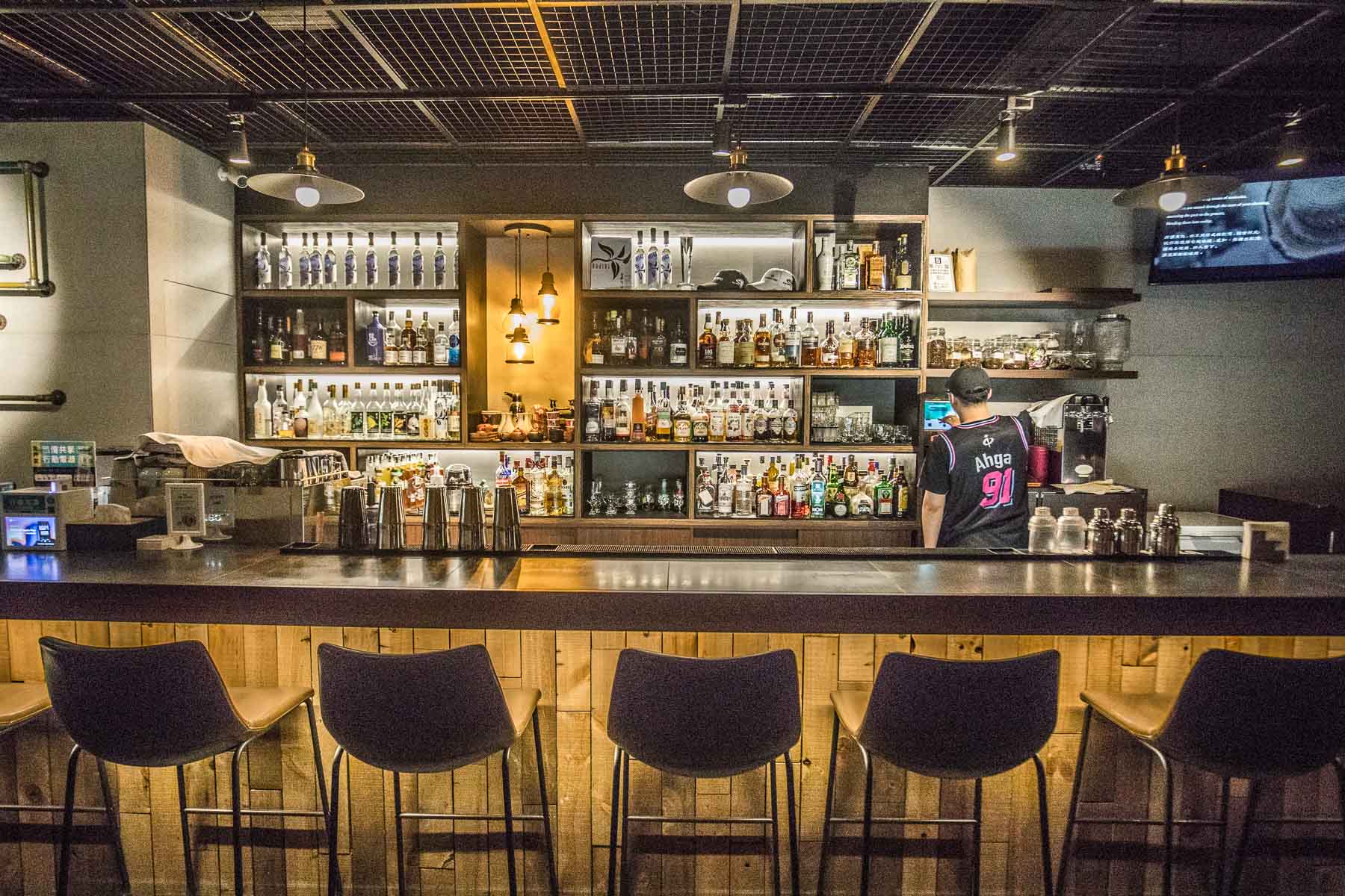 台北酒吧,台北小酌,台北喝酒,台北酒驛Turnout Taipei,台北酒驛,台北居酒屋,台北捷運美食,台北調酒,台北酒吧推薦