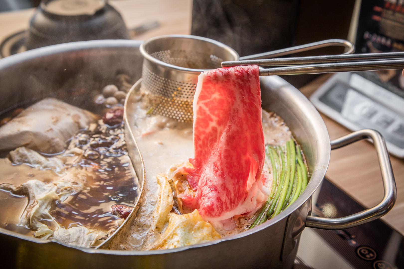 中壢海鮮火鍋,中壢美食,桃園美食,桃園火鍋,中壢火鍋,大魔大滿足鍋物-中壢環北店,中壢和牛火鍋,桃園和牛火鍋