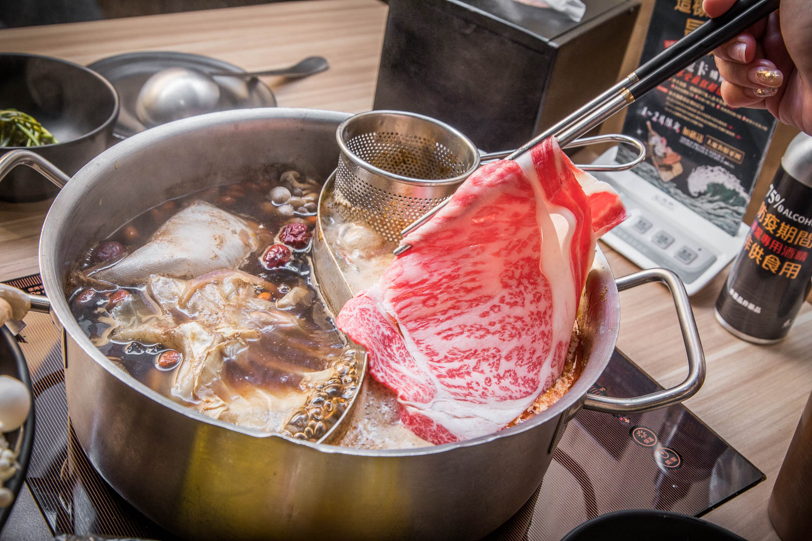 中壢海鮮火鍋,中壢美食,桃園美食,桃園火鍋,中壢火鍋,大魔大滿足鍋物-中壢環北店,中壢和牛火鍋,桃園和牛火鍋