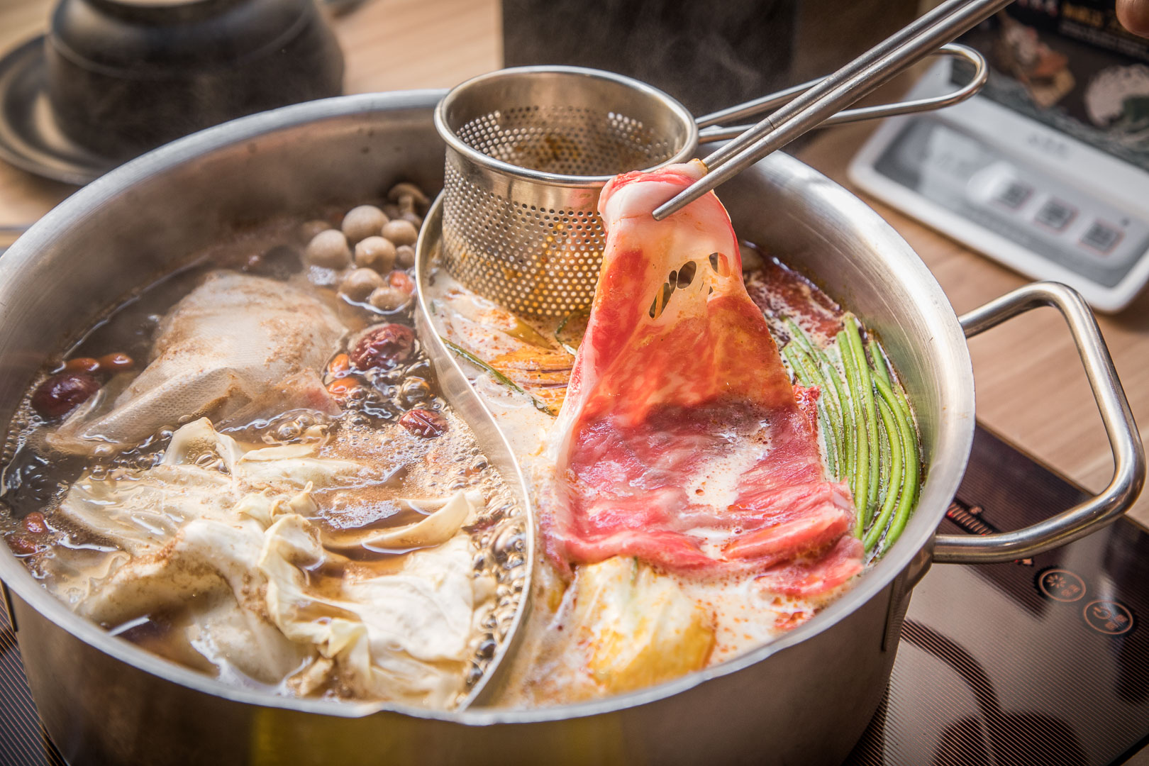 中壢海鮮火鍋,中壢美食,桃園美食,桃園火鍋,中壢火鍋,大魔大滿足鍋物-中壢環北店,中壢和牛火鍋,桃園和牛火鍋