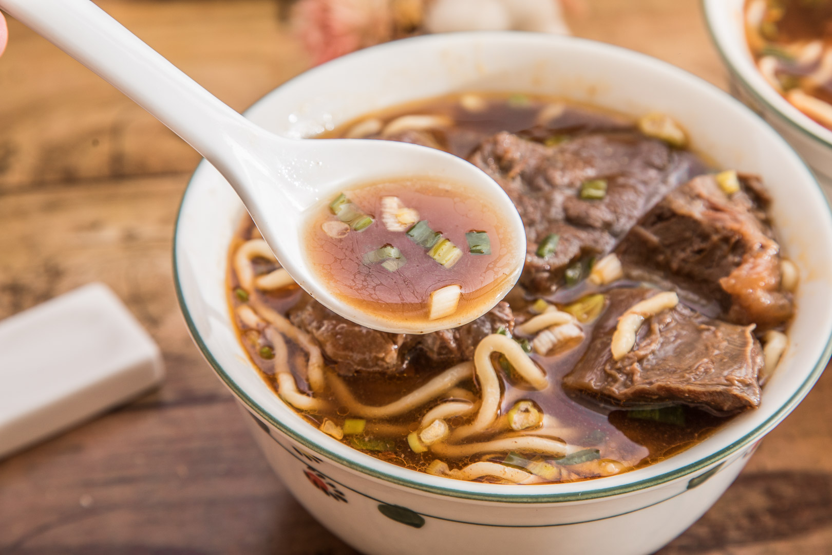 中壢外帶,中壢牛肉麵,中壢蕃茄牛肉麵,桃園牛肉麵推薦,牛肉傳奇,中壢美食,桃園美食,桃園外帶美食