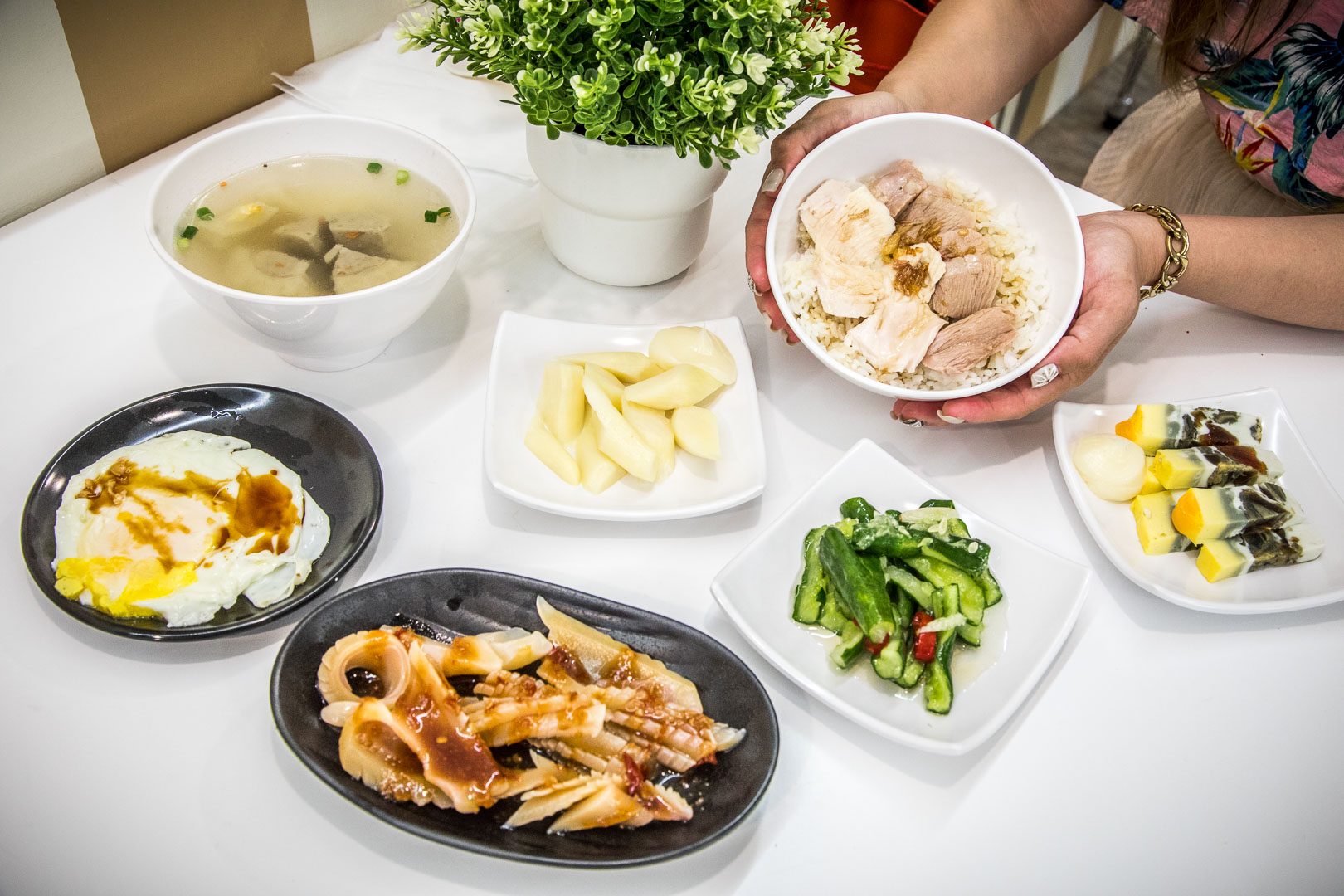 嘉義雞肉飯,嘉義火雞肉飯,嘉義火雞肉片飯,嘉義火雞肉飯推薦,嘉義涼菜,嘉義莊家火雞肉飯,莊家火雞肉飯,嘉義美食