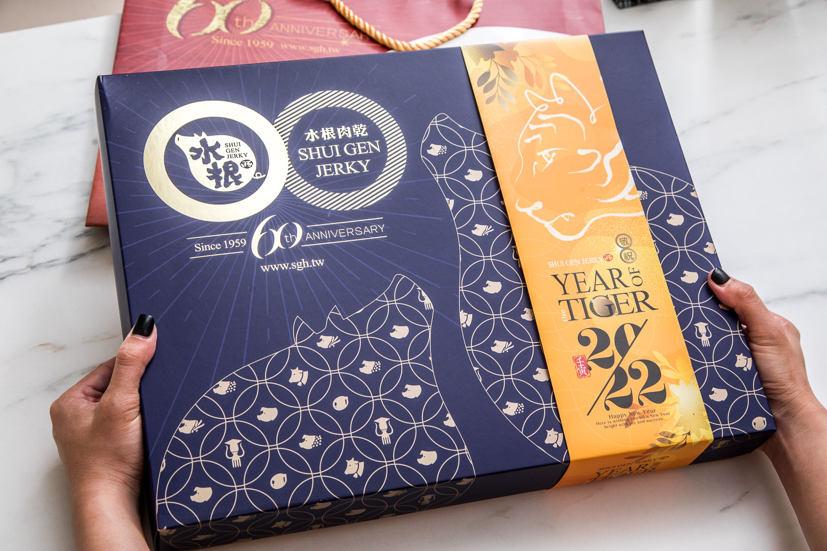 年節送禮推薦,過年送禮推薦,過年禮盒,過年肉乾,豬肉乾推薦,水根肉乾-三代豬禮盒,水根肉乾,水根肉乾三代豬禮盒