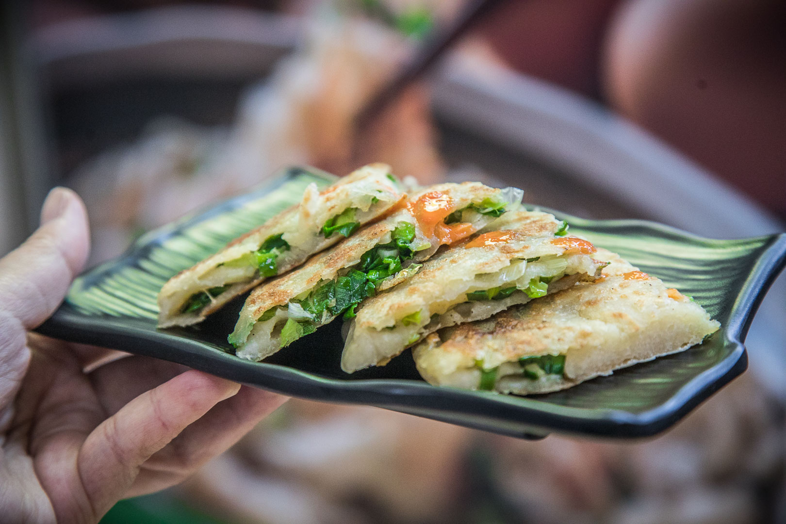 桃園美食,團購美食,中壢小吃,桃園蔥油餅,團購蔥油餅,中壢蔥油餅,老克明蔥油餅,中壢老克明蔥油餅,中壢美食 @大手牽小手。玩樂趣