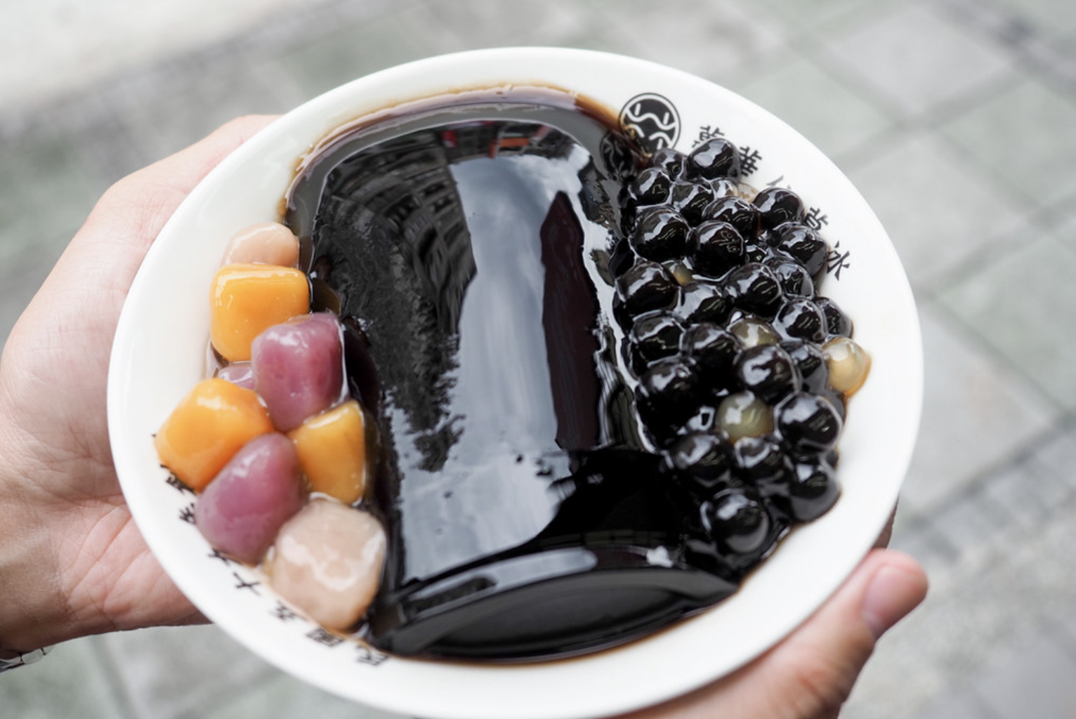 台北冰店,台北仙草,台北仙草奶凍,台北仙草冰,萬華林建發仙草冰八德店,萬華林建發仙草冰,林建發仙草冰八德店,台北美食,台北小吃 @大手牽小手。玩樂趣