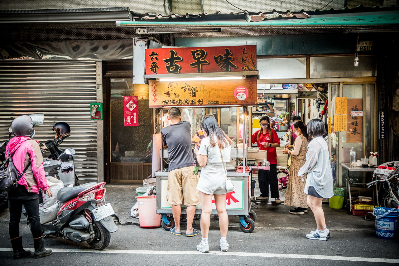 嘉義美食,嘉義小吃,嘉義烤玉米,嘉義炭烤玉米,六哥古早味烤玉米,嘉義六哥古早味烤玉米