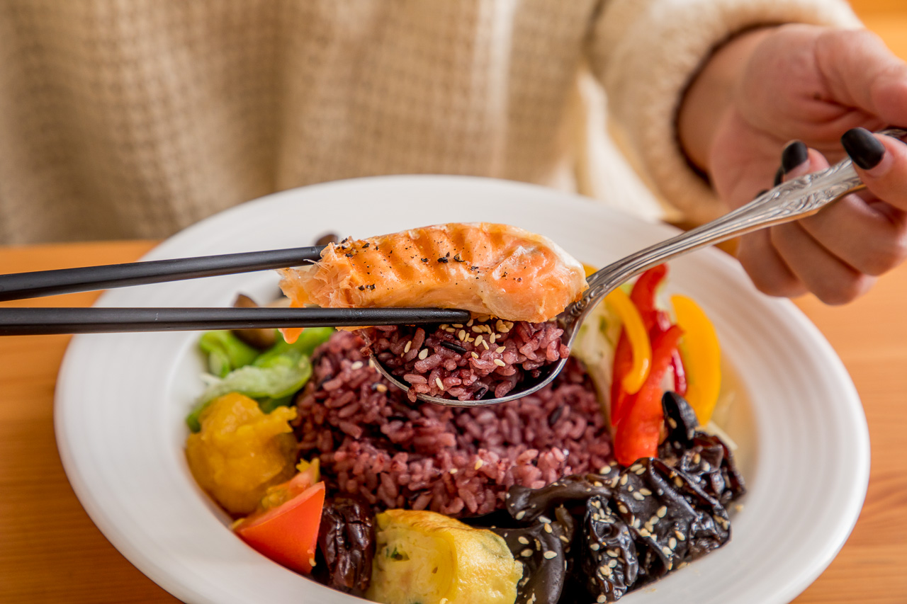 台南海鮮意麵,台南健康餐,邢爺爺料理廚房,台南美食,台南蝦仁飯,台南海鮮粥,台南牛肉麵