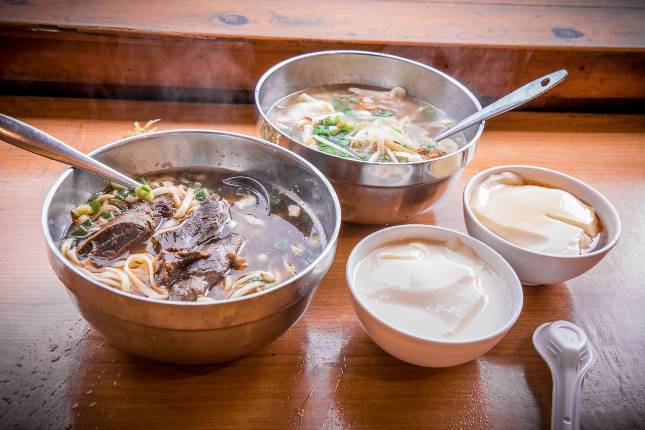 豆花吃到飽,老皮牛肉麵