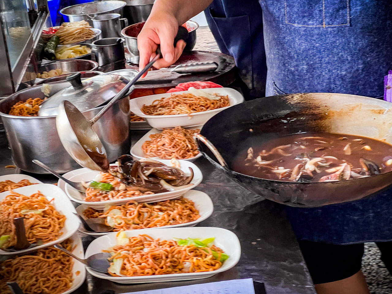 台南美食,台南小吃,台南鱔魚意麵,台南乾炒鱔魚,台南城邊真味鱔魚意麵,城邊真味鱔魚意麵 @大手牽小手。玩樂趣