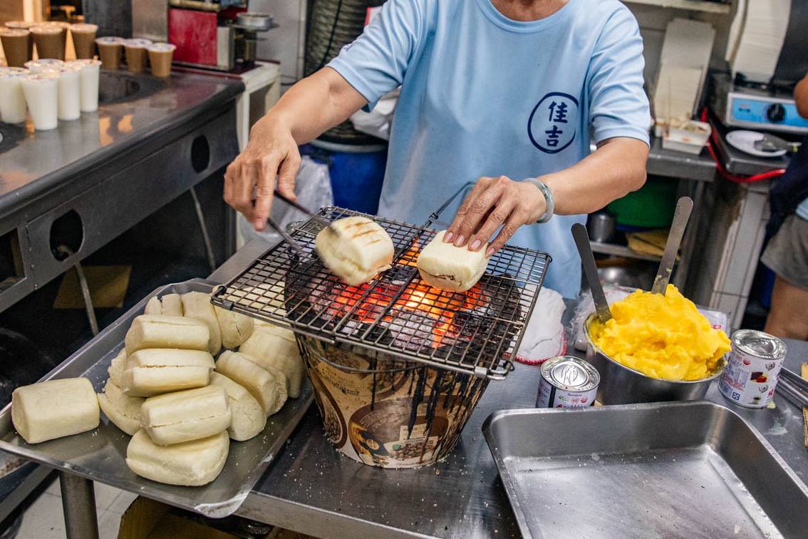 東港美食,佳吉碳烤饅頭