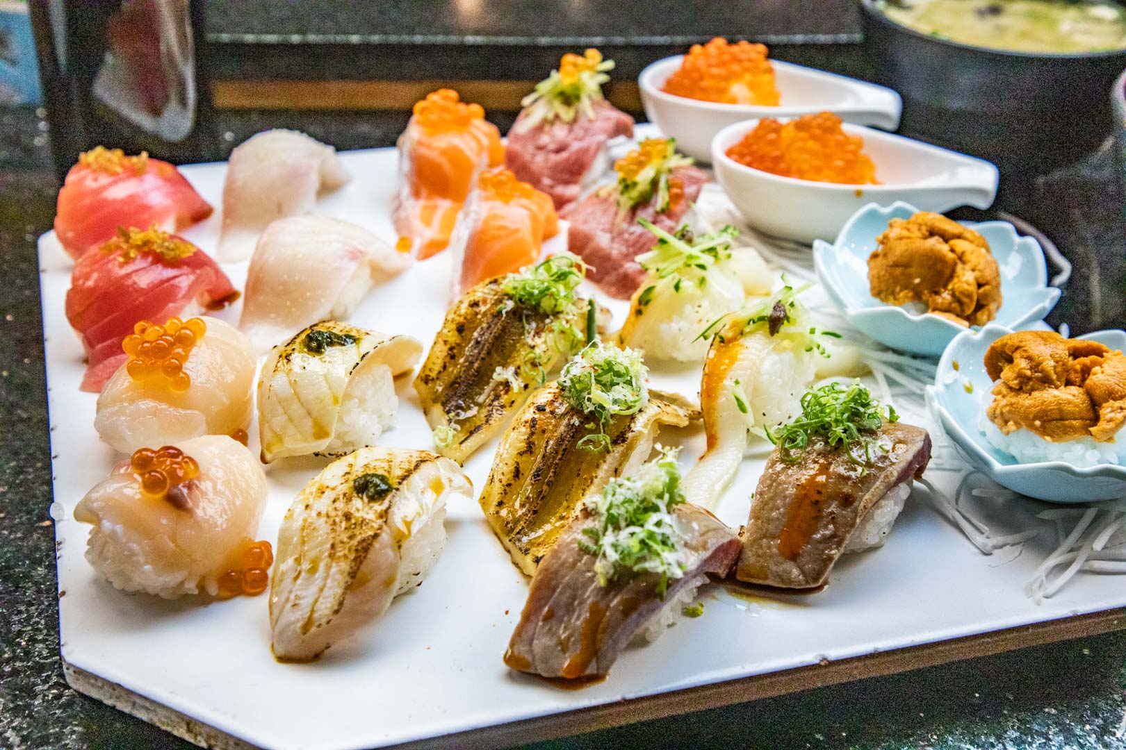 東港華僑市場美食,東港魚莊生魚片專賣店