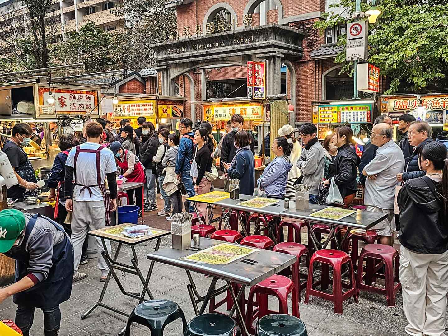 寧夏夜市美食,方家雞肉飯