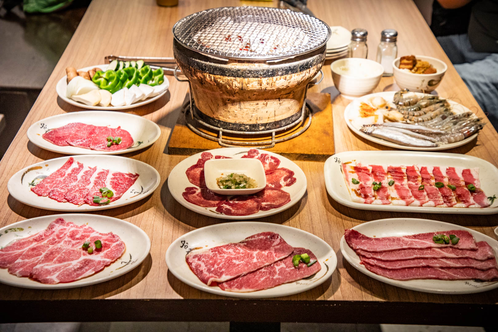 台北燒烤吃到飽,烤必勝日式燒肉(出一張嘴南京店)